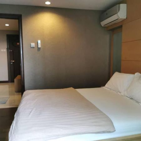 Two Bedroom Apartment At El Royale Hotel Bandung Exterior photo